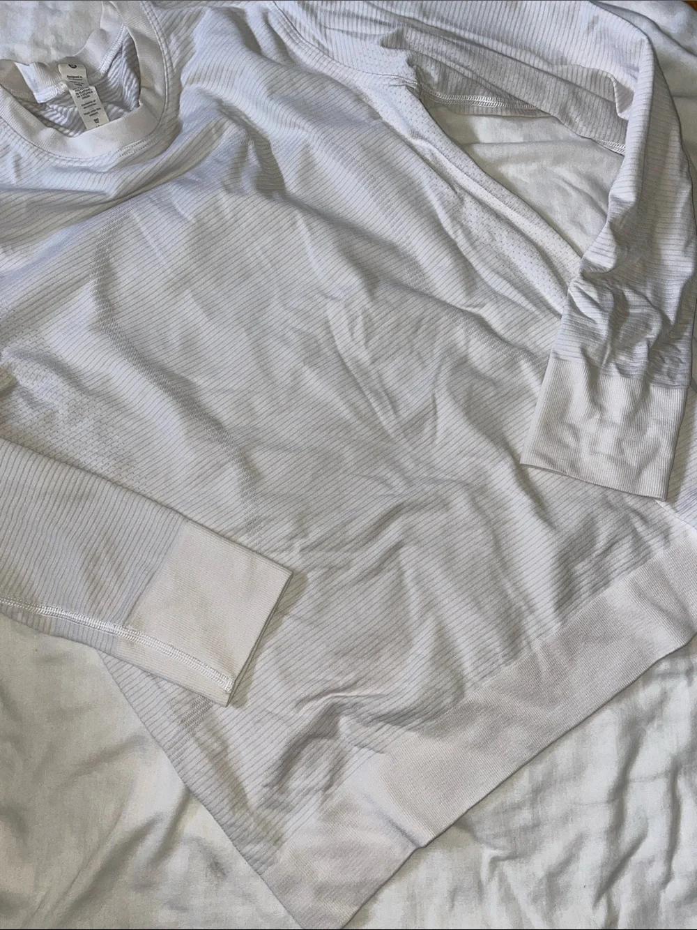 Lululemon Sports Bra & Long Sleeve Active Top Bundle